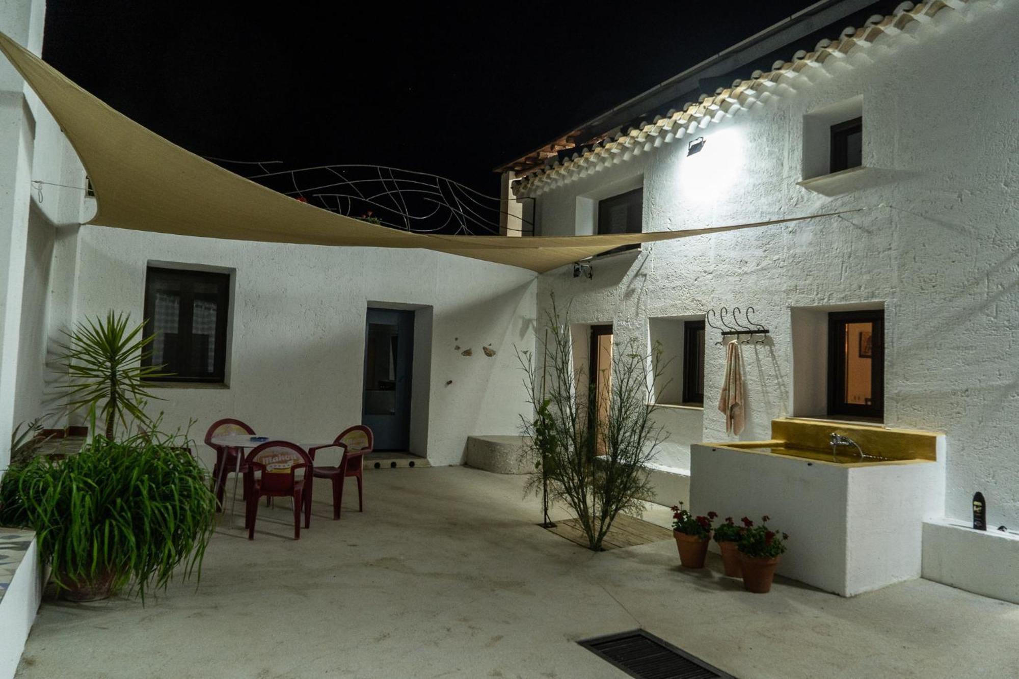 Cortijo Llanos Homestay *